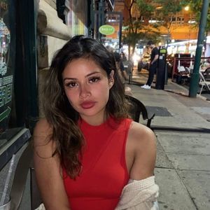 Meet your Posher, Beatriz